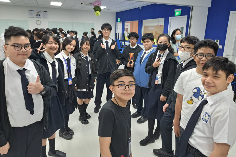 HFSE International School students in Singapore pose for a group photo.